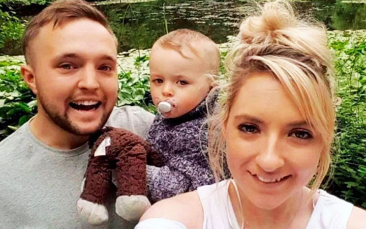 Horluyor diye sevgilisini yatakta tekmeledi ama...