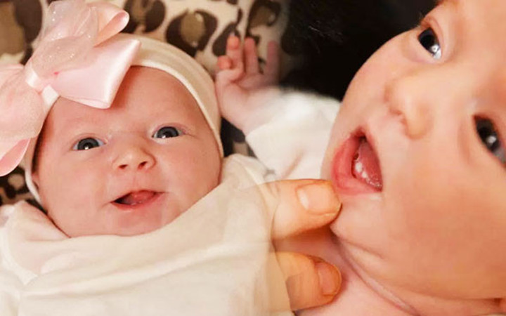 Ağzında dişleriyle doğan bebek herkesi şoke etti!