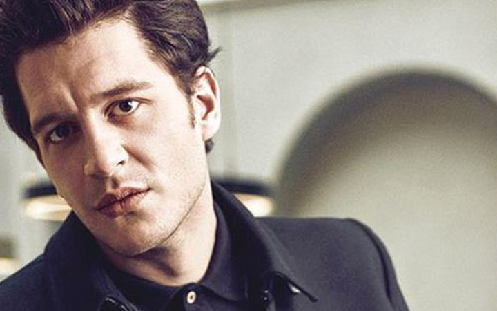 Ünlü oyuncu Uraz Kaygılaroğlu nasıl 64 kilo verdi?