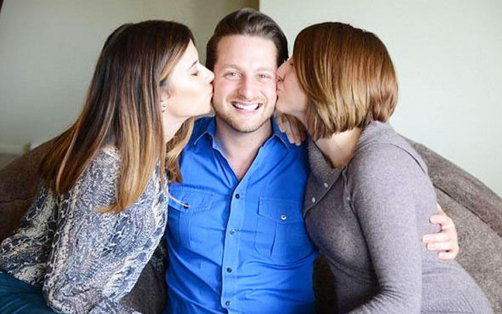 İki sevgilisi var ikisi de hamile ve çok mutlular! Bir garip olay