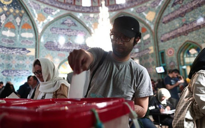 İran seçim sonuçları kim kazanır Ruhani mi Reisi mi?