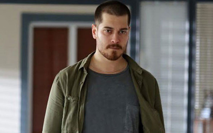 Çağatay Ulusoy'a baş döndüren teklif