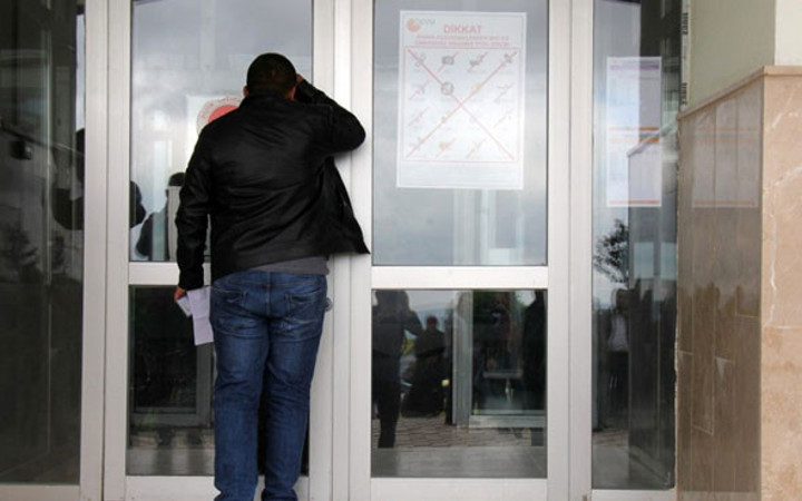 LYS 2017 sınavına geç kaldı kapıda perişan oldu