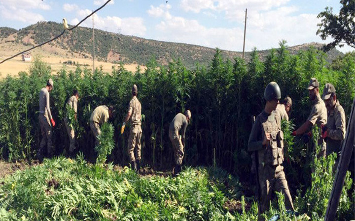 Diyarbakır'da büyük operasyon PKK'nın mağarası bulundu