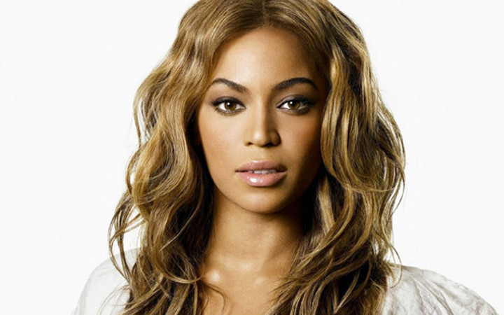 Dünyaca ünlü şarkıcı Beyonce yeniden anne oldu