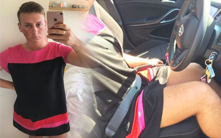 Genç adam ofise elbise giyip geldi herkes şoke oldu bakın neden