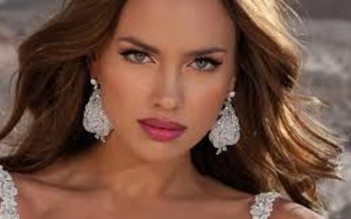 Irina Shayk ilk defa gösterdi! 