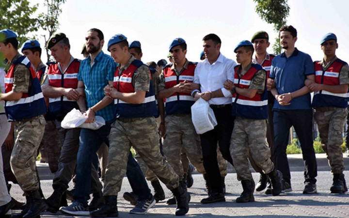 Suikastçi üç darbeci asker için özel önlem!