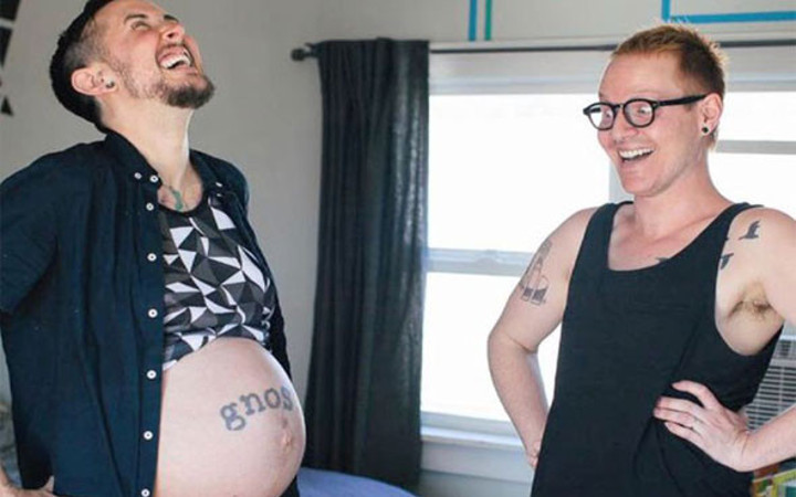 Dünyanın konuştuğu hamile baba sonunda doğum yaptı