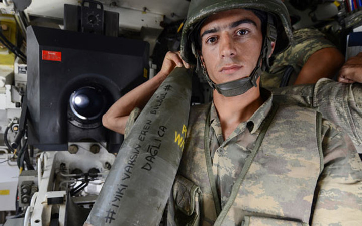 PKK'lıların üzerine yağdırdılar Mehmetçik'ten anlamlı mesaj