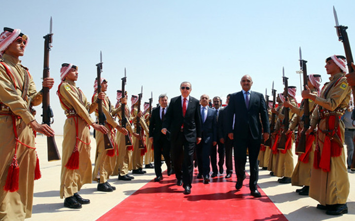  Erdoğan'a Ürdün'de görkemli karşılama!