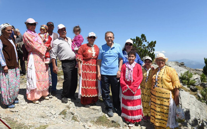 Başkan Uğur Yörük ve Türkmenleri yalnız bırakmadı