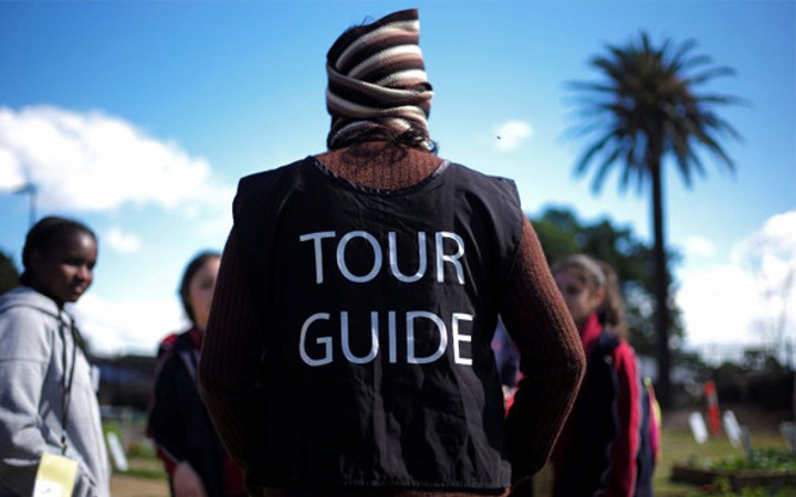 Mülteci gibi yaşamak için para verip akın akın gidiyorlar