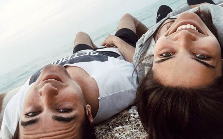 Kırgın Çiçekler'in Eylül'ü Biran Damla Yılmaz sevgilisiyle tatilde