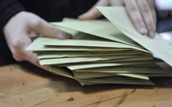 Yerel seçim anket sonuçları 3 büyükşehirde oylar bıçak sırtı