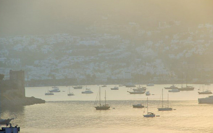 Vatandaş şaşkın! Tatil cenneti duman altında