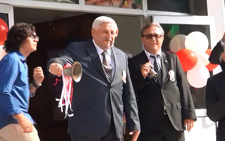 Okulların ilk gününde valiye büyük sürpriz! Görünce gözleri doldu