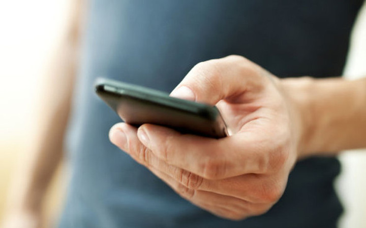 Cep telefonuna öyle bir mesaj geldi ki hayatı karardı 