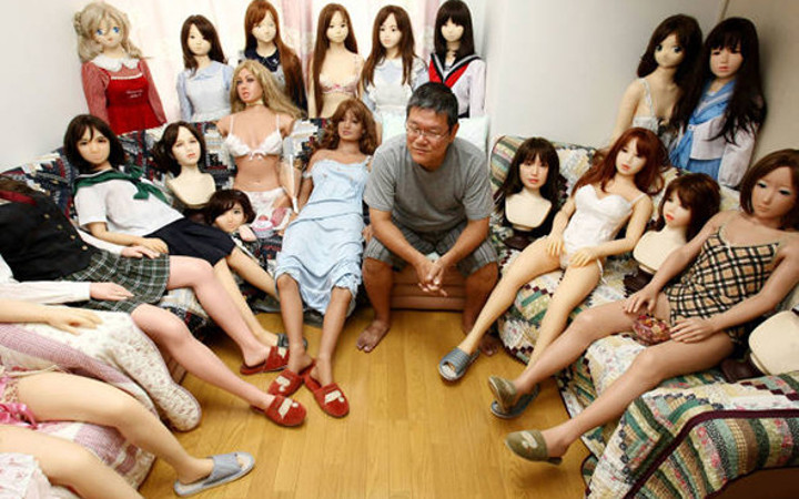 100 den fazla 'seks bebeği' var.. çılgın koleksiyoncular