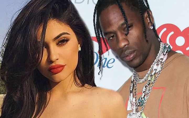 En küçük Kardashian açıkladı: Hamileyim