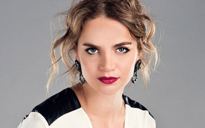 Tuğçe Kazaz: Atatürk değilim ki Atatürkçü olayım!