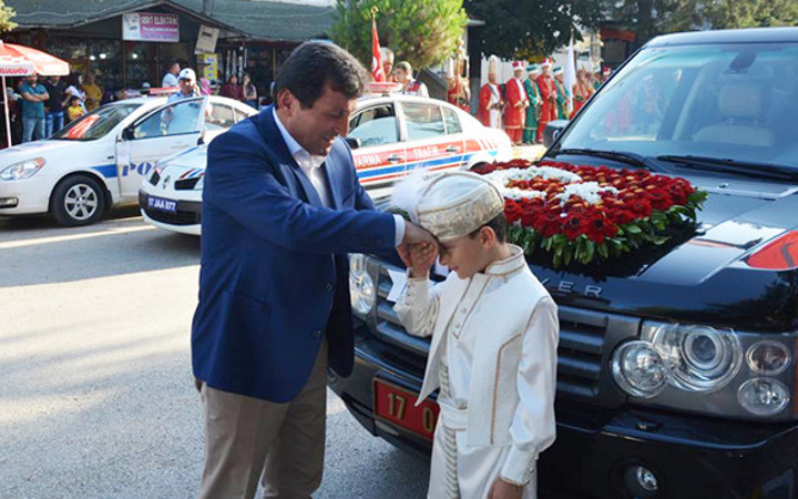 Vali makam aracını şehit çocuğuna tahsis etti