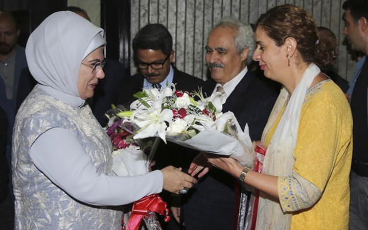 Dünya katliama sessiz kaldı, Emine Erdoğan Bangladeş'e gitti