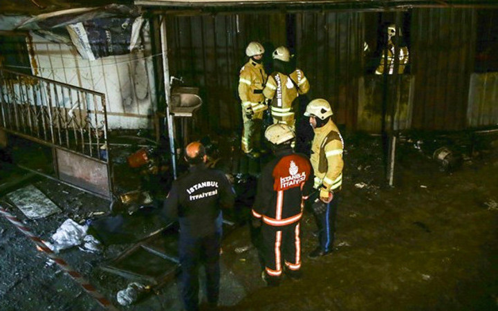 Beylikdüzü'nde yangın faciası! Feci şekilde can verdiler