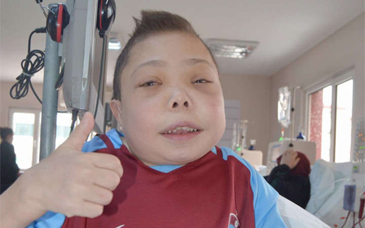 Yüzü çocuk gibi ama yaşı bakın kaç!