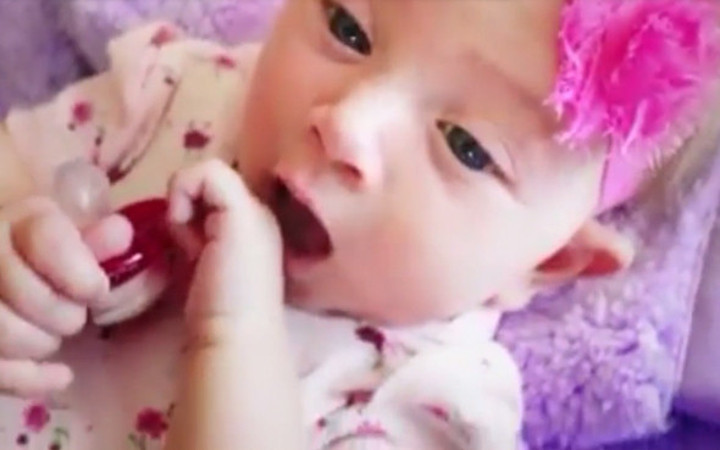 Uyuyan bebeği ortadan ikiye ayırdı böyle ifşa etti