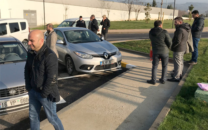 Arabanın arka koltuğunda böyle bulundu