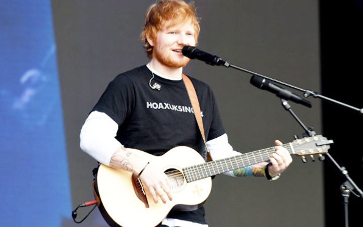 İngiliz şarkıcı Ed Sheeran'ın yıllık kazancı dudak uçuklattı!
