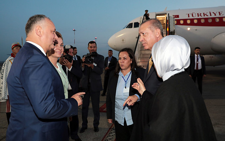 Erdoğan, Moldova Cumhurbaşkanı  Dodon tarafından uğurlandı