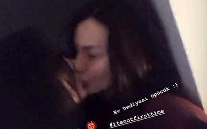 Tuvana Türkay'ın dudaklarından öptüğü kadın kim?