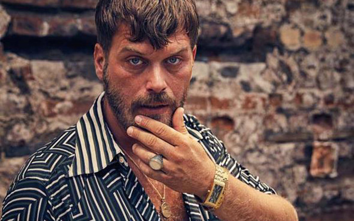 Kıvanç Tatlıtuğ'u görenler tanıyamadı! Hayranları şoke oldu