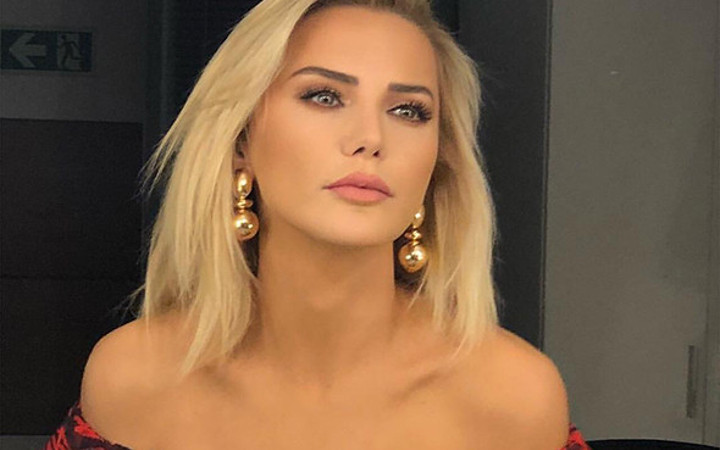 Ece Erken  annesi ile neden küstü?