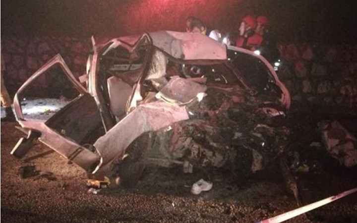 TIR ile otomobil kafa kafaya çarpıştı