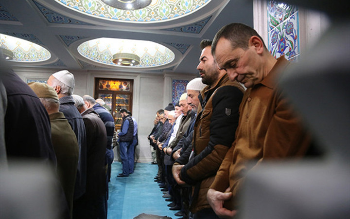 Mevlid Kandili'nde camiler doldu taştı