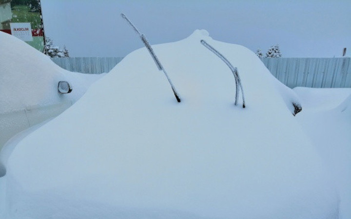 Uludağ'da şoke eden görüntüler! Otomobiller kayboldu
