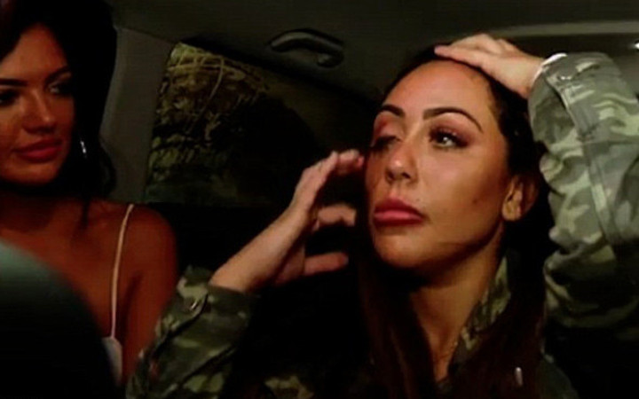 Ünlü yıldızın kendinden geçtiği haller sosyal medyayı salladı