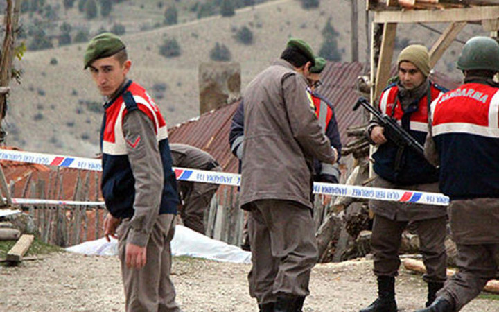 Tarla kavgası katliama döndü!