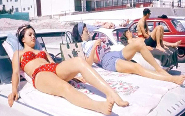 Dünyaya başkalar ama her şey kapalı kapılar ardında!