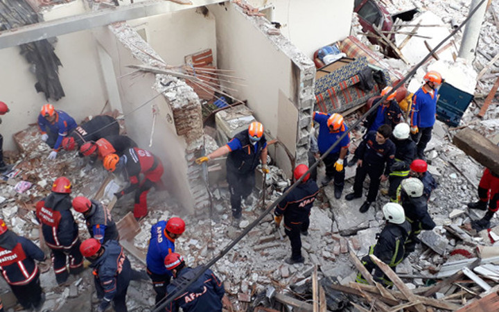 Sabah sabah facia! Ölü ve yaralılar var