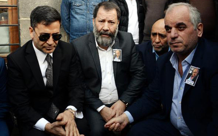 'Zaza Şehmuz'u binlerce kişi uğurladı! Cenazede dikkat çeken isim