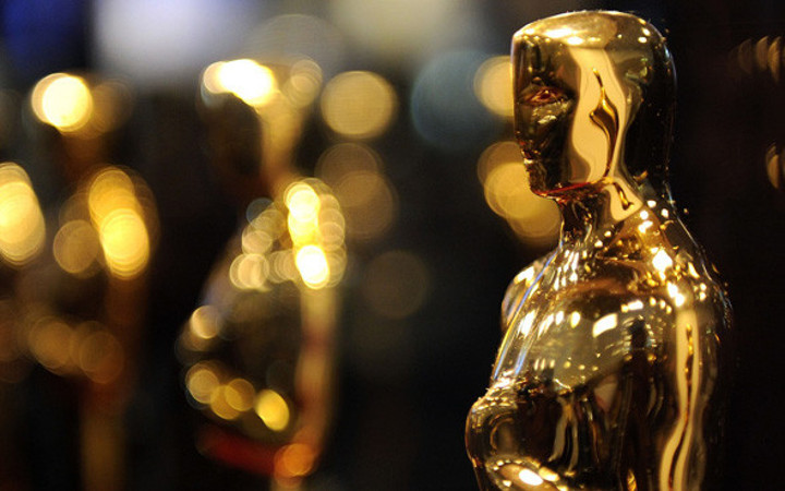 Hırsız içeridense kapı kilit tutmazmış Oscar hırsızı bakın kim çıktı