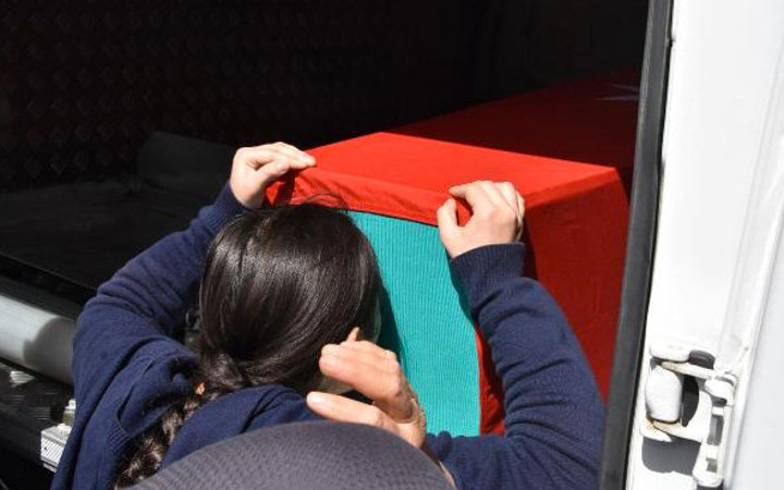 Şehit cenazesinde yürek yakan feryat: Neden bizi bırakıp gittin