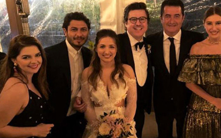 İbrahim Büyükak çocukluk aşkıyla evlendi