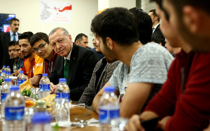 Erdoğan 'çayınız hazırsa geliyorum' dedi ve oraya gitti