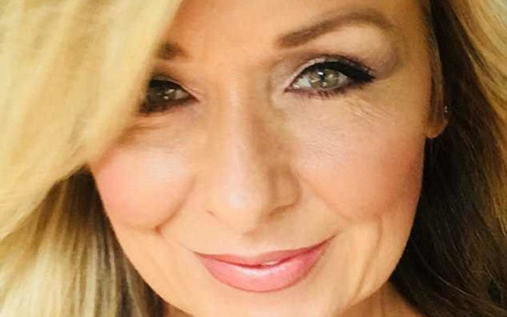 25 yıldır sürdüğü rimeli temizlemeyince az kalsın kör oluyordu