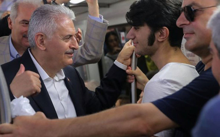 Başbakan metroya bindi görenler gözlerine inanamadı